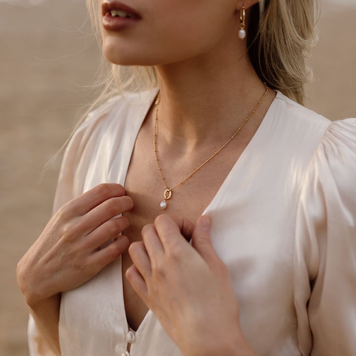 Droplet Carrier Necklace Gold Plated